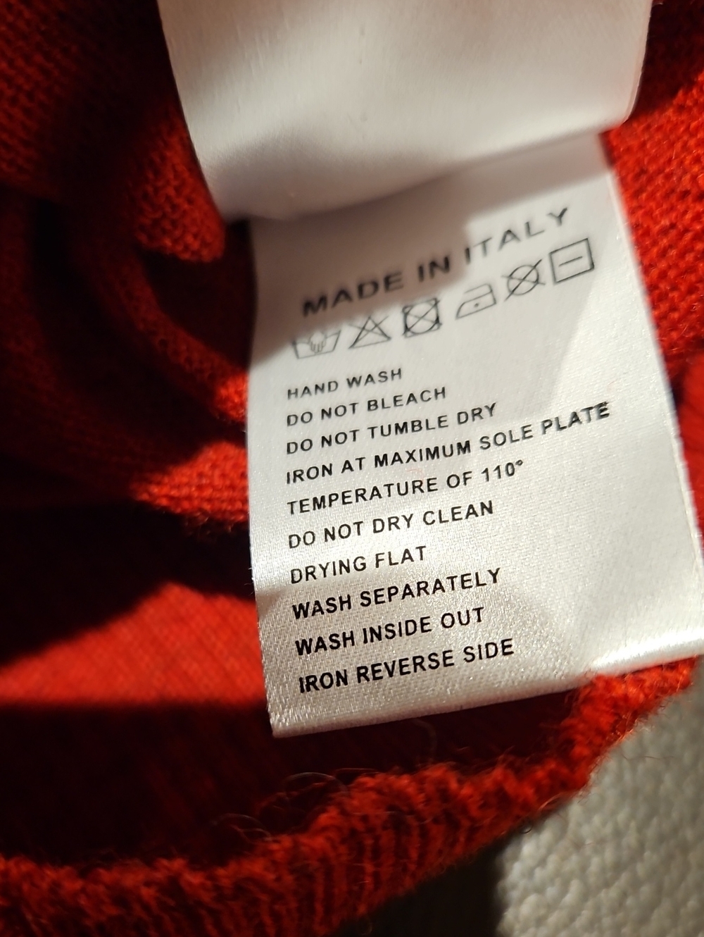 VIVIENNE WESTWOOD RED V-NECK/BUTTON CARDIGAN    SIZE XL - Picture 10 of 13